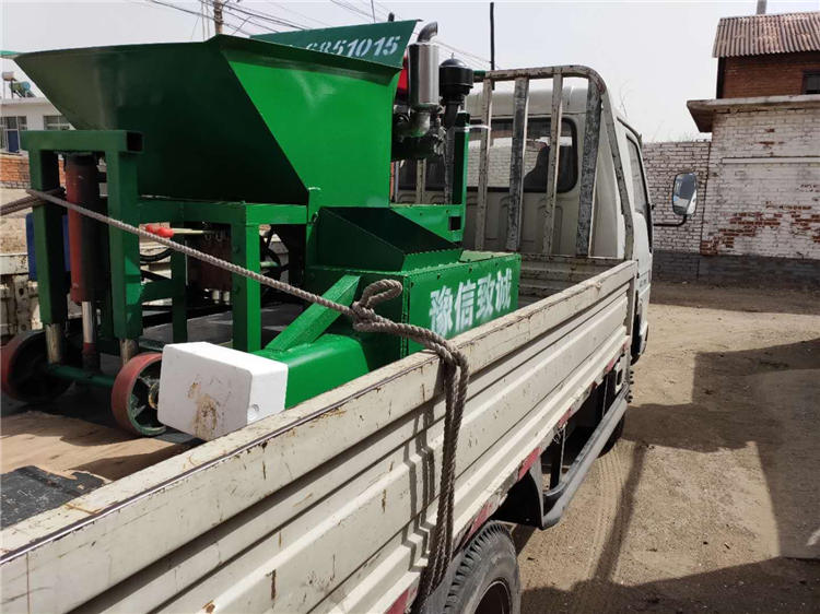 攔水帶滑膜一次成型機